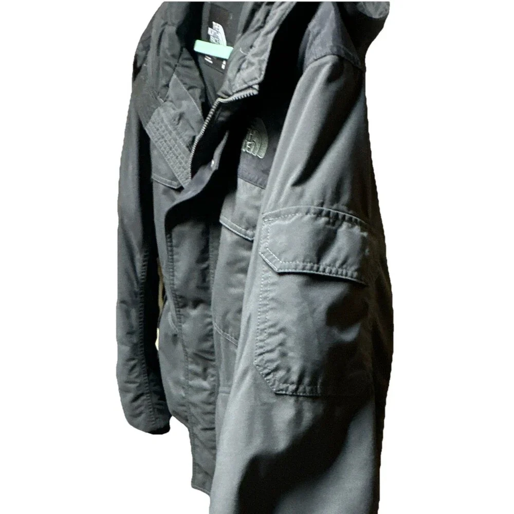 The North Face 550 Down Jacket Men’s M Black Hooded Goose Down Winter Parka